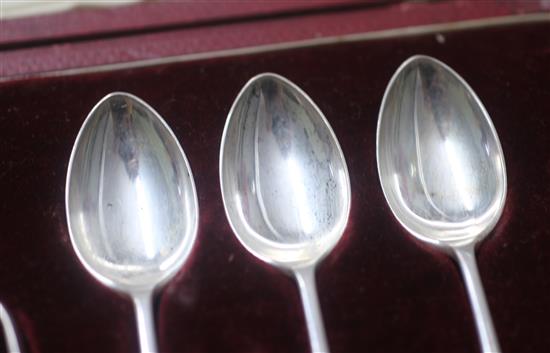 A cased Edwardian silver sixteen piece dessert set by James Dixon & Sons,